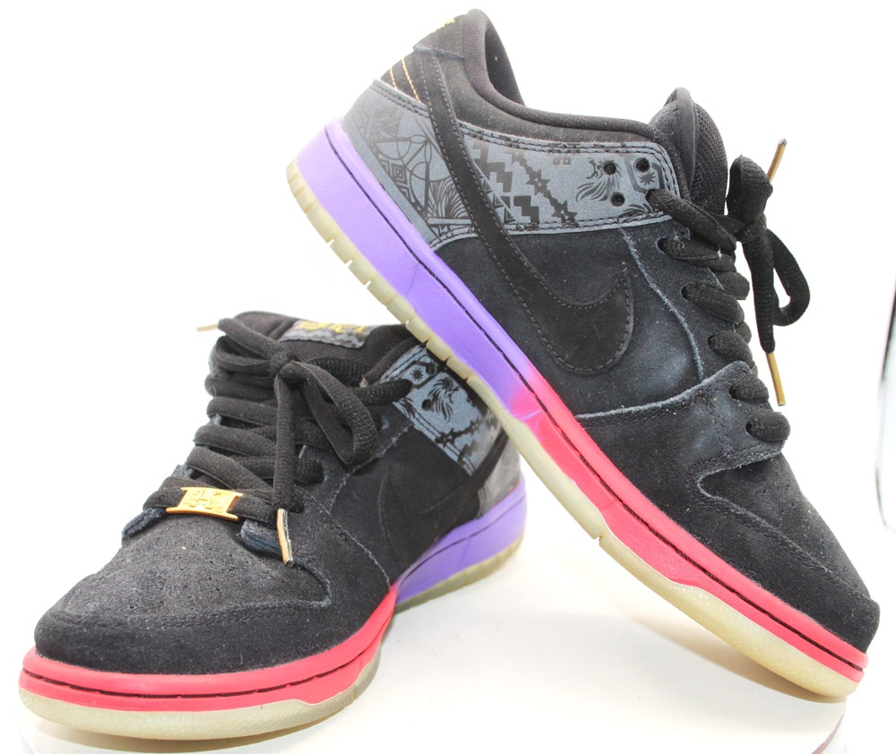 Nike SB Dunk Low Shoes Mens Size 8 Black Suede Skateboarding Sneakers 504750-001
